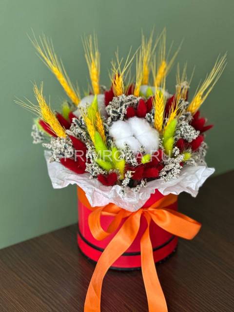 Сборный букет из сухоцветов в тубусе#S0152